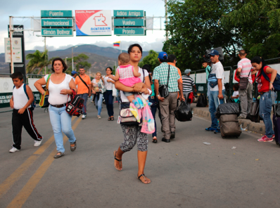 Oleadas de venezolanos cruzan el Puente Internacional Simón Bolívar, principal vía terrestre que comunica ambos países, 2016